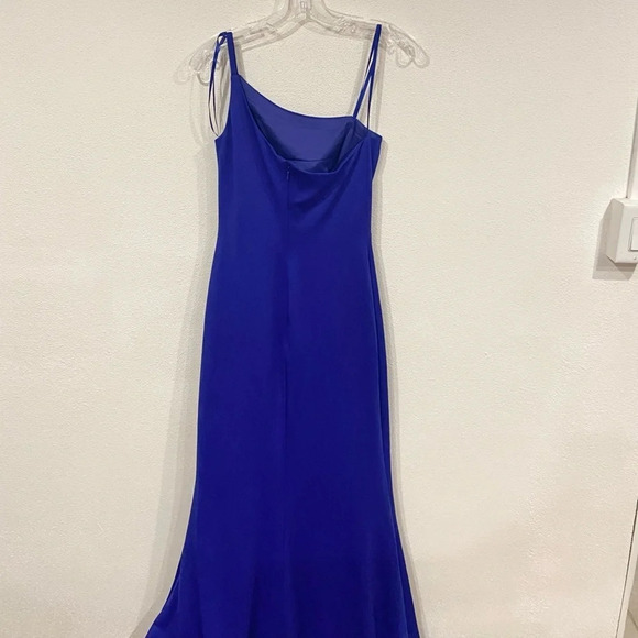 NEW La Femme One-Shoulder Jersey Gown Size 4 - Picture 4 of 4